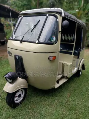 Bajaj RE 2000