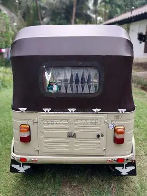 Bajaj RE 2000