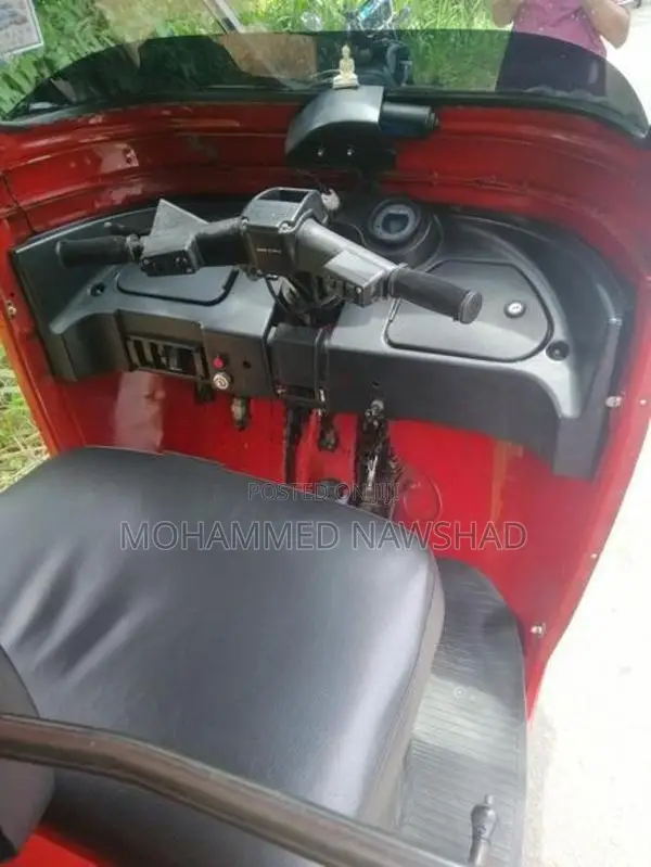 Bajaj RE 2010