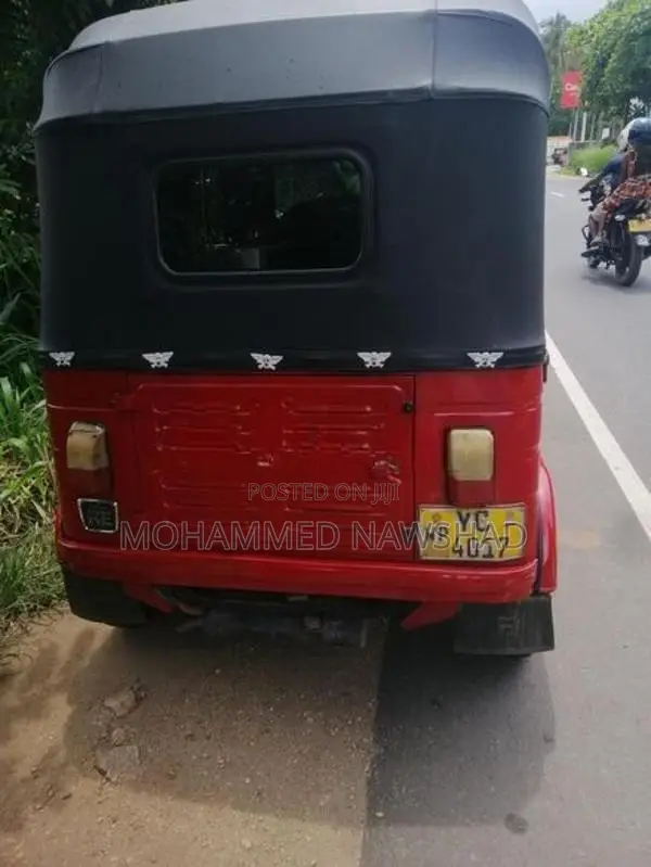Bajaj RE 2010