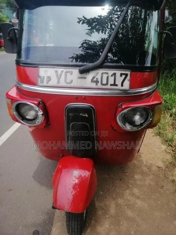 Bajaj RE 2010