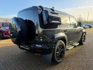 Land Rover Defender X-Dynamic HSE PHEV 2026