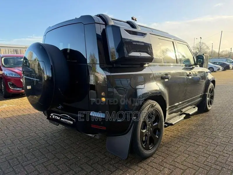 Land Rover Defender X-Dynamic HSE PHEV 2026
