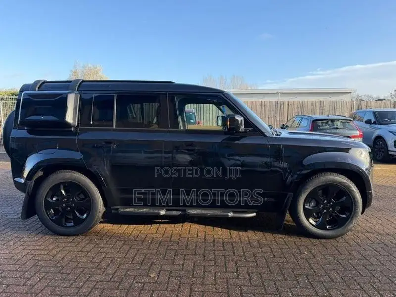 Land Rover Defender X-Dynamic HSE PHEV 2026