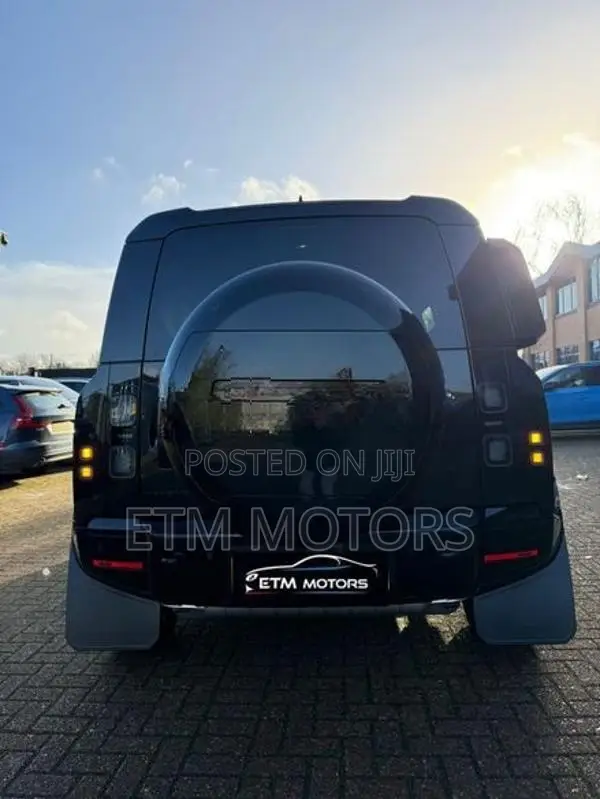 Land Rover Defender X-Dynamic HSE PHEV 2026