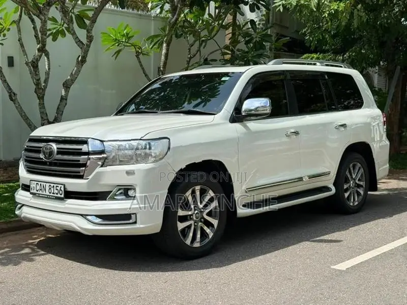 Toyota Land Cruiser Sahara V8 ZX Fully loaded 2016