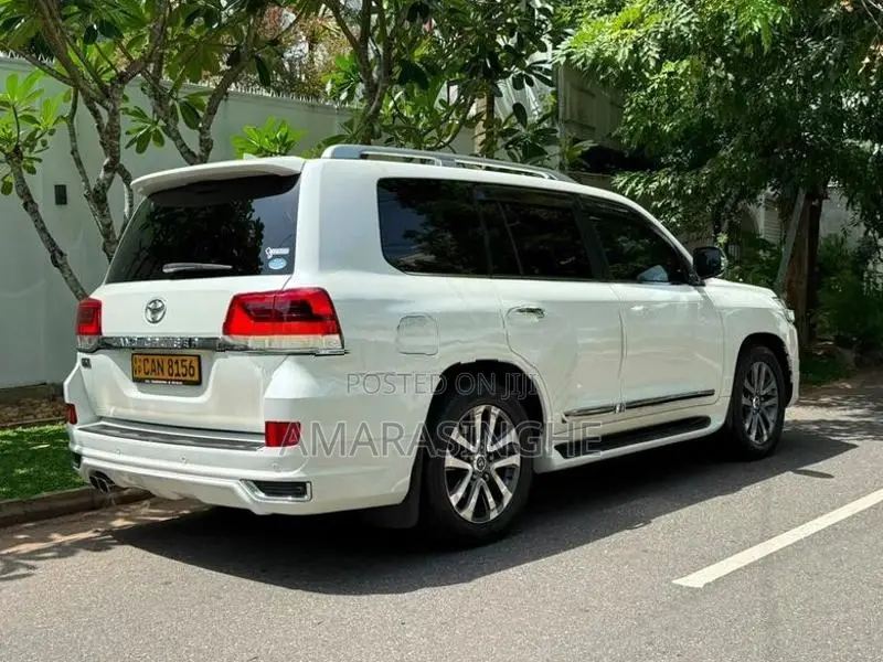 Toyota Land Cruiser Sahara V8 ZX Fully loaded 2016