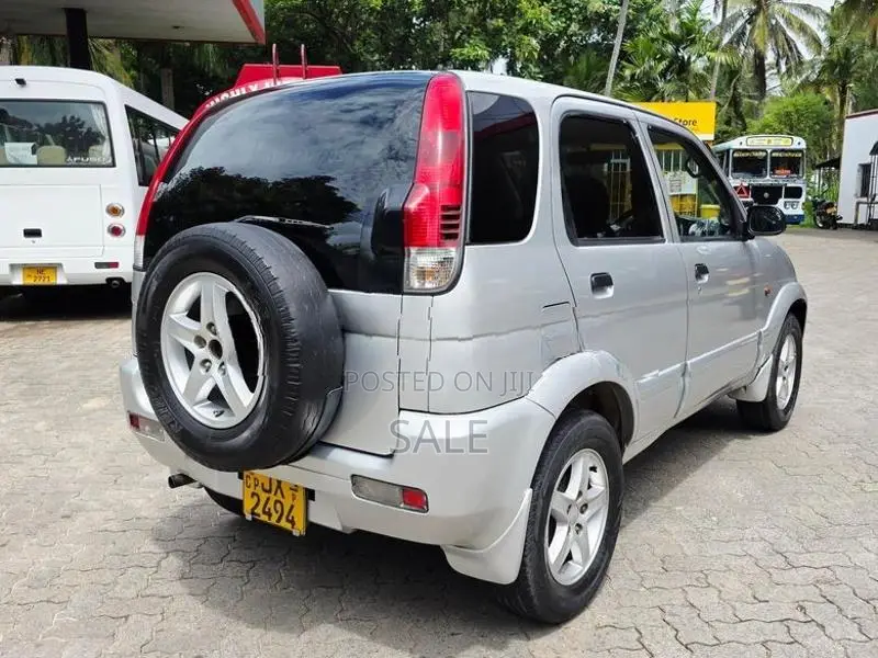 Daihatsu Terios Full Option Jeep 2001