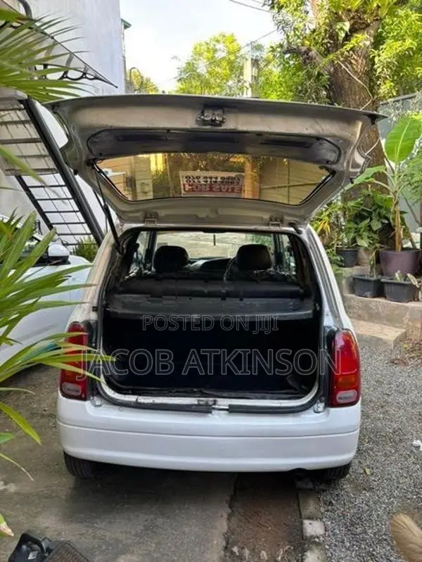 Daihatsu Mira L700 2000
