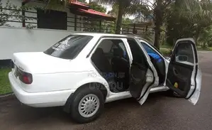 Nissan Sunny 1993
