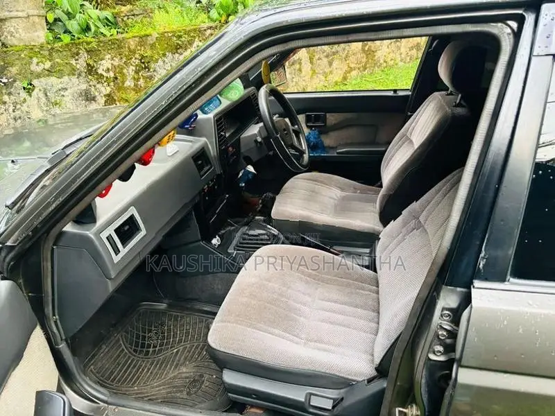 Nissan Sunny 1986