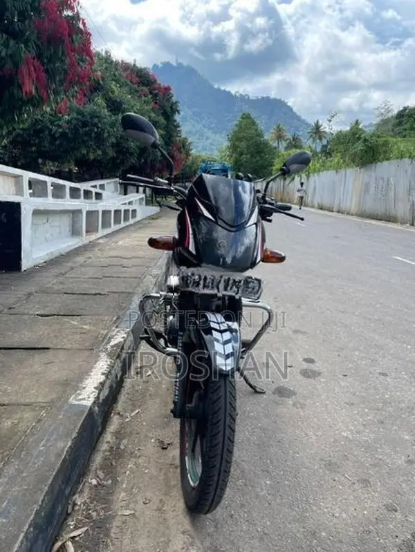 TVS Metro 2015