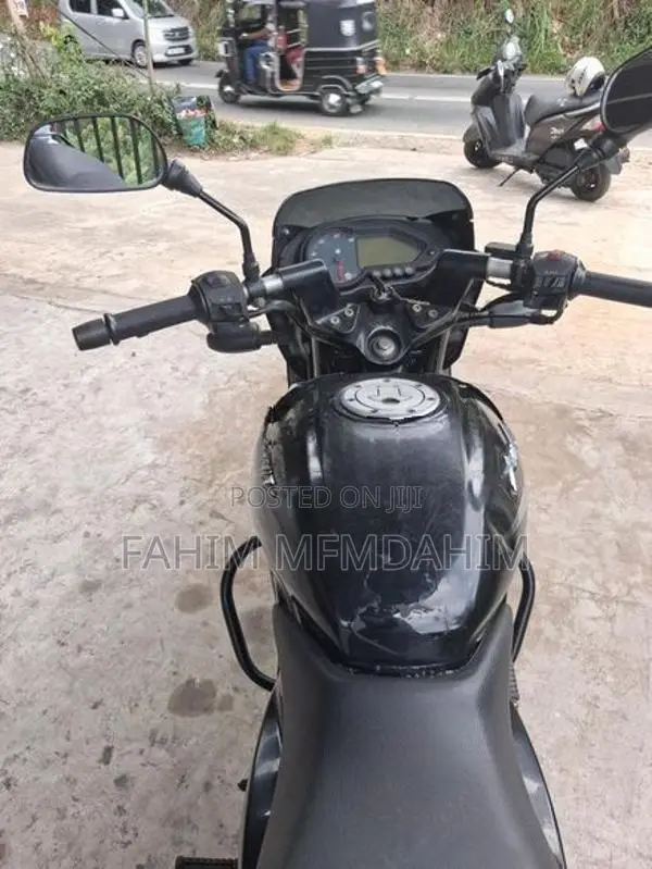 Bajaj Pulsar 150 2016