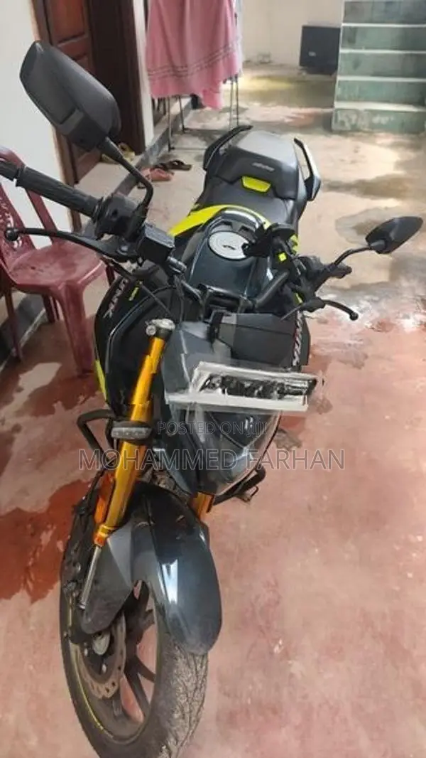 Hero Hunk 160R 2025