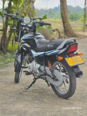 Bajaj CT100 2023