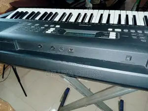 Yamaha PSR -E373