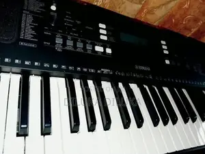 Yamaha PSR -E373