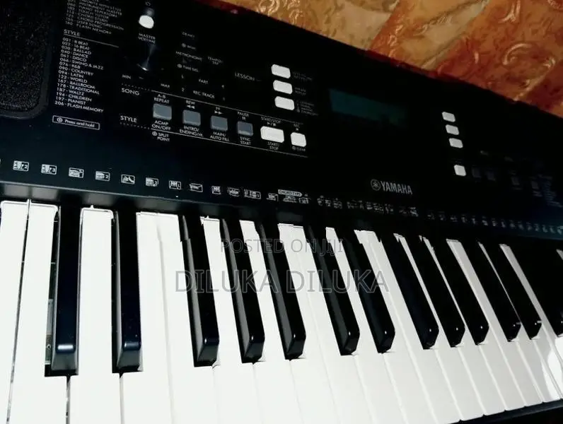 Yamaha PSR -E373
