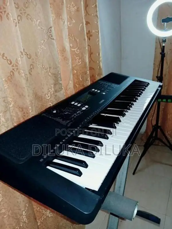 Yamaha PSR -E373