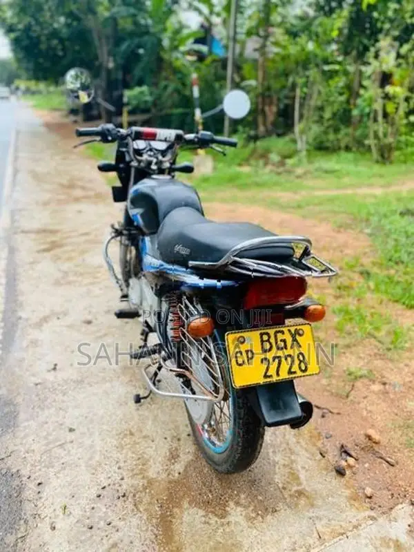 Bajaj CT100 2018