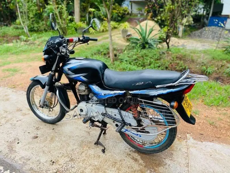 Bajaj CT100 2018