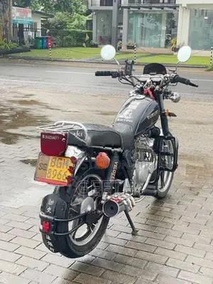 Suzuki GN 125 2018
