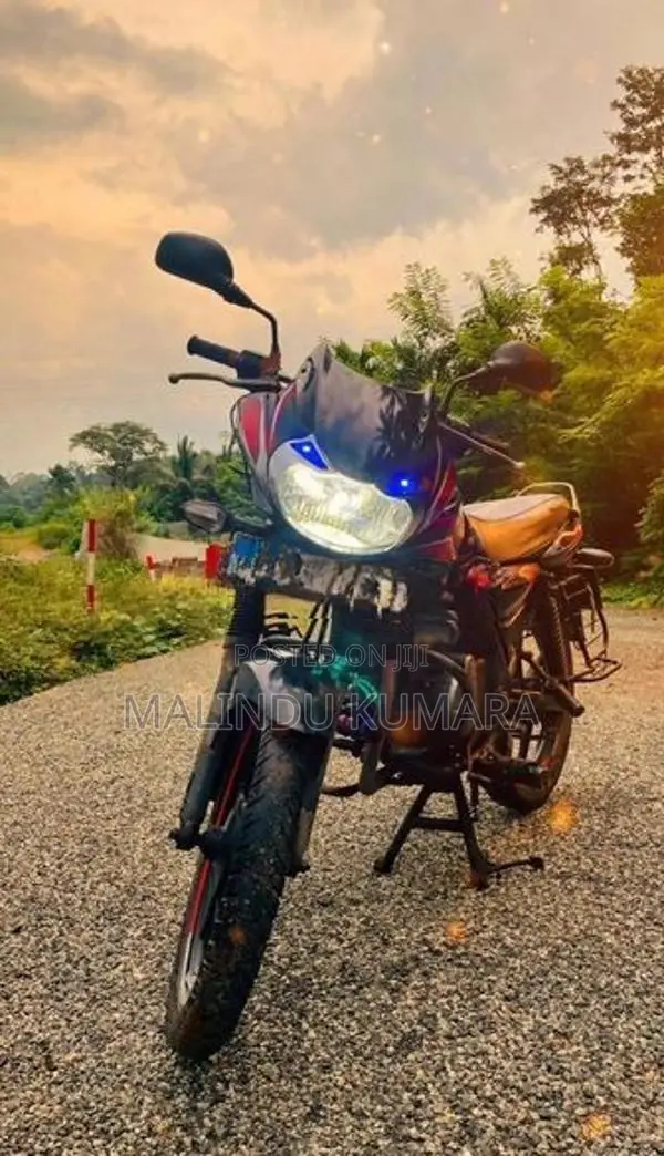 Bajaj Discover 2012