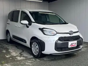 Toyota Sienta G Grade 7 Seater 2025