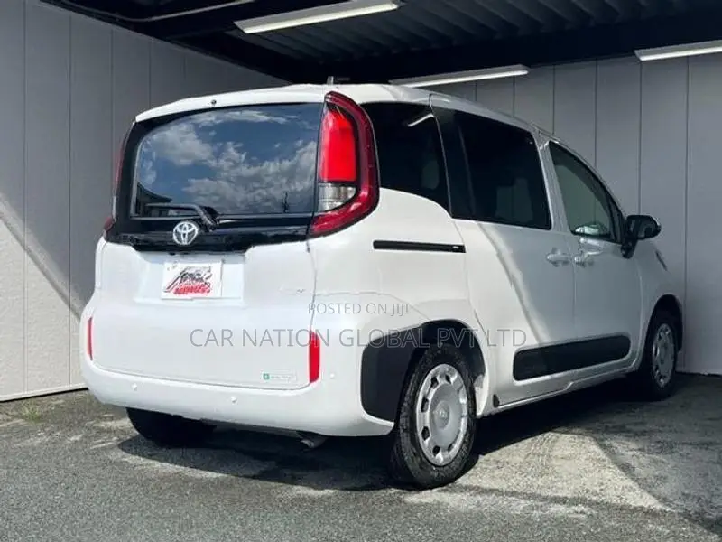Toyota Sienta G Grade 7 Seater 2025
