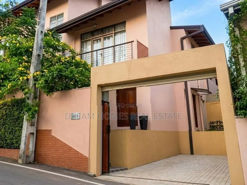 Luxury House For Rent In Melder Place, Nugegoda
