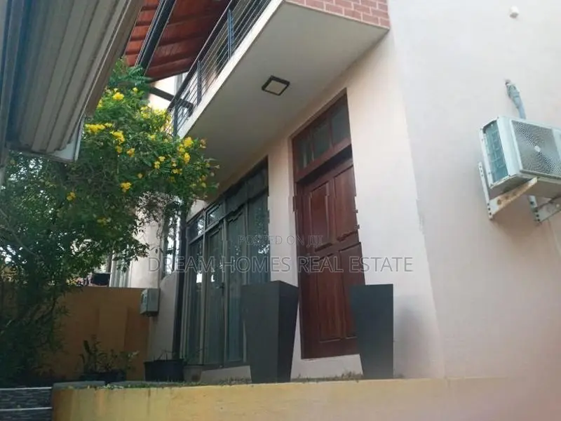 Luxury House For Rent In Melder Place, Nugegoda
