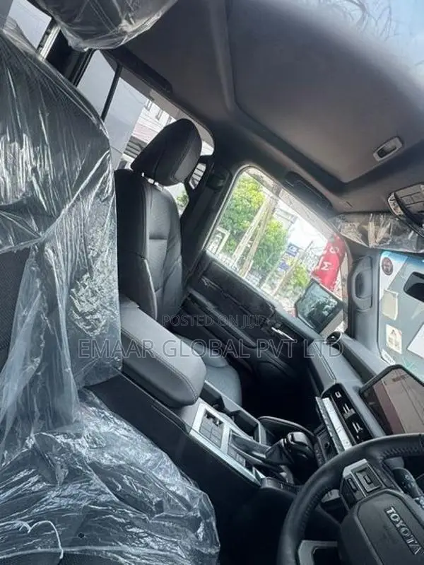 Toyota Land Cruiser Prado 2025