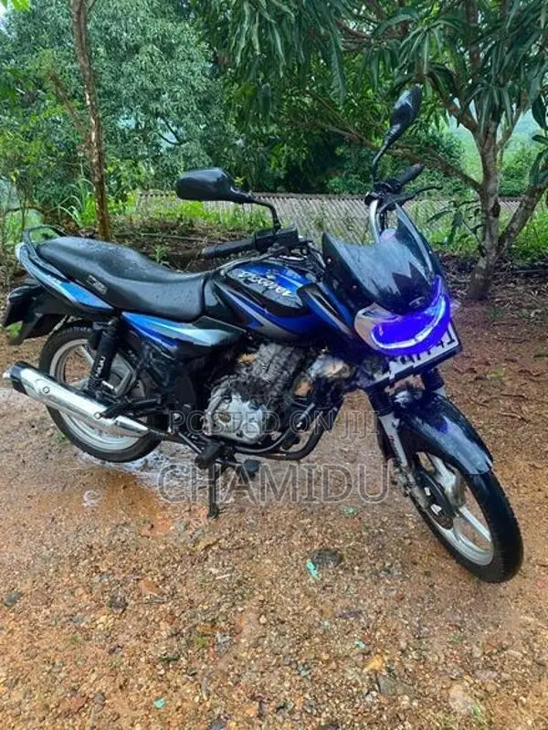 Bajaj Discover 2016
