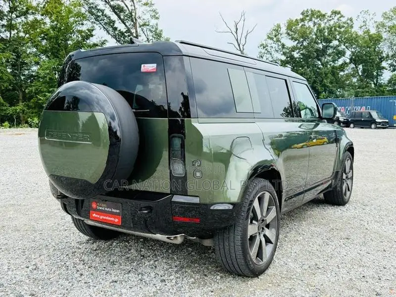 Land Rover Defender Dynamic HSE P300e 2026