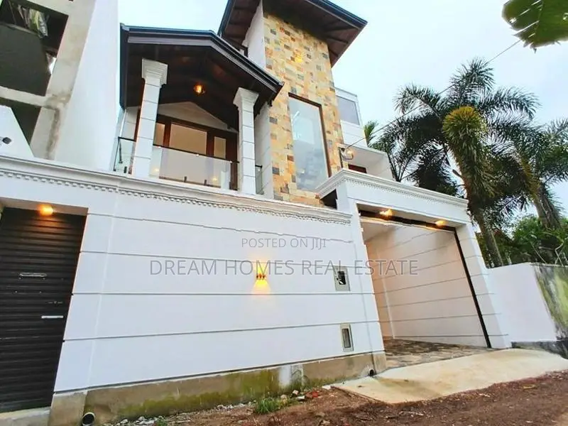 Elegant 4-Bedroom House for Sale in Piliyandala
