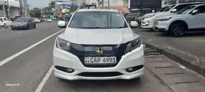 Honda Vezel Ivory Interior 2016