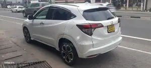 Honda Vezel Ivory Interior 2016