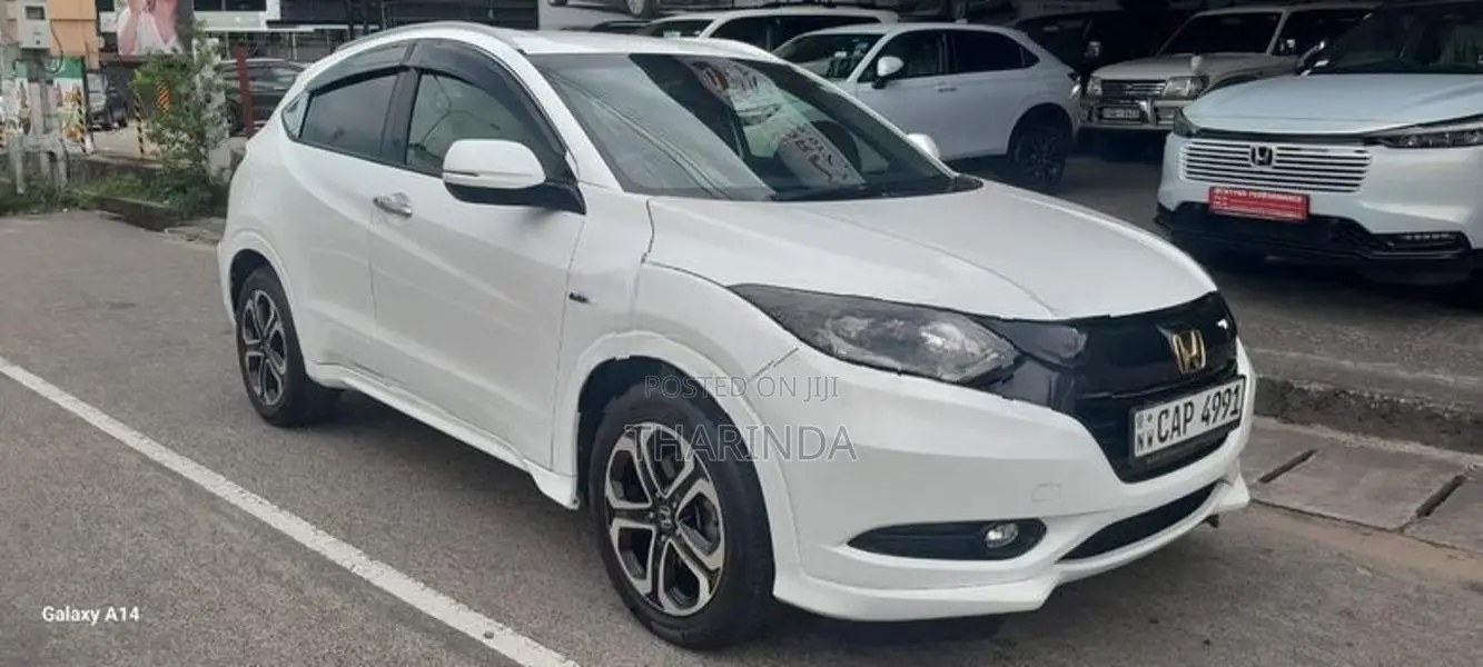 Honda Vezel Ivory Interior 2016