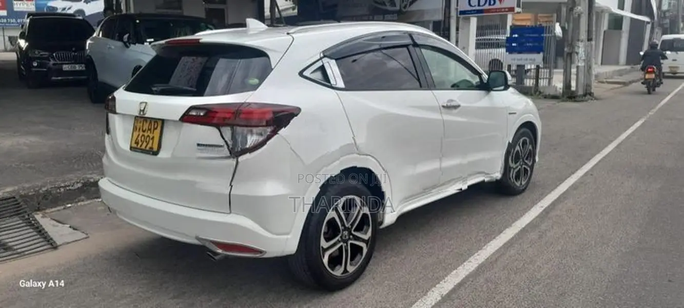 Honda Vezel Ivory Interior 2016