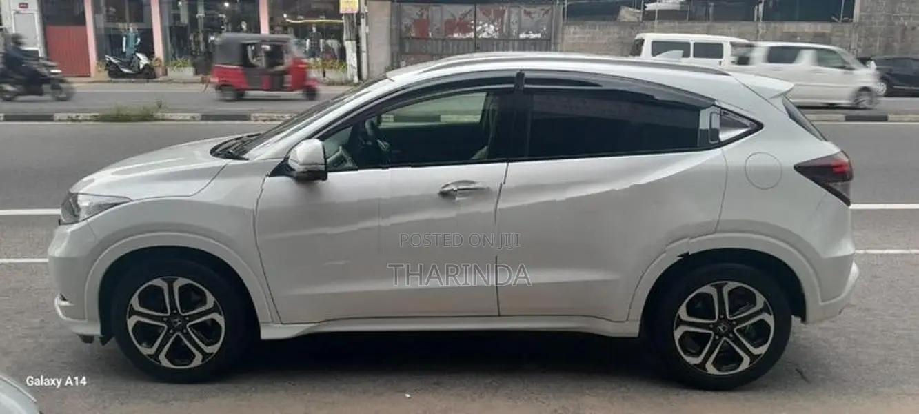 Honda Vezel Ivory Interior 2016