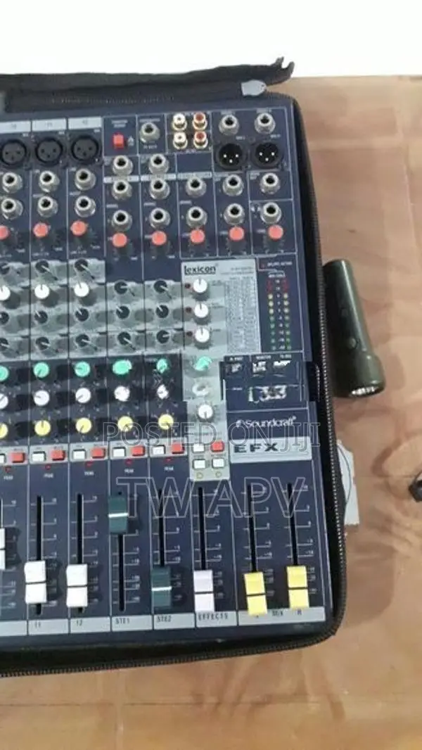 Abans Soundcraft Mixer