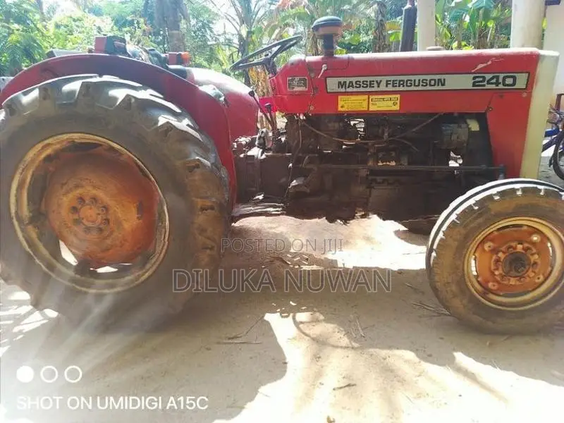 Massey Ferguson MF240 2011