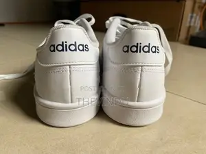 Adidas Advantage Base White Sneakers (EUR 41.5 / UK 7.5)
