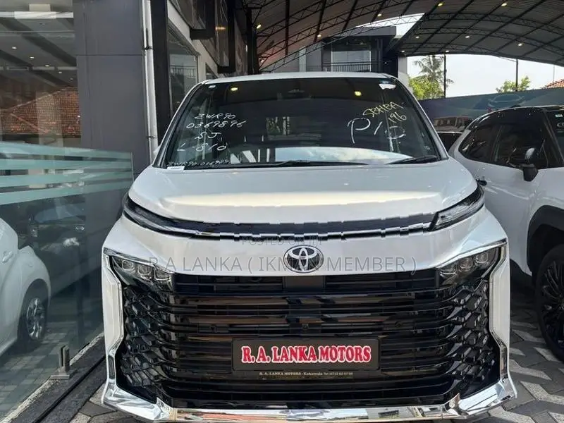 Toyota Voxy SZ Highest Spec B/N 2026