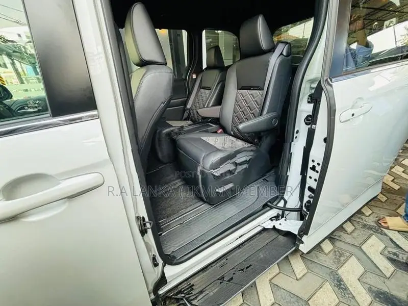 Toyota Voxy SZ Highest Spec B/N 2026