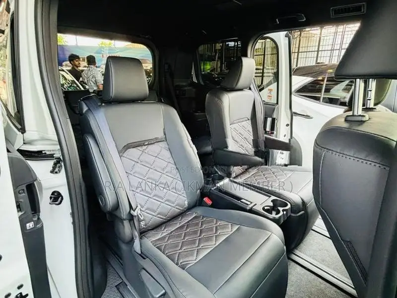 Toyota Voxy SZ Highest Spec B/N 2026