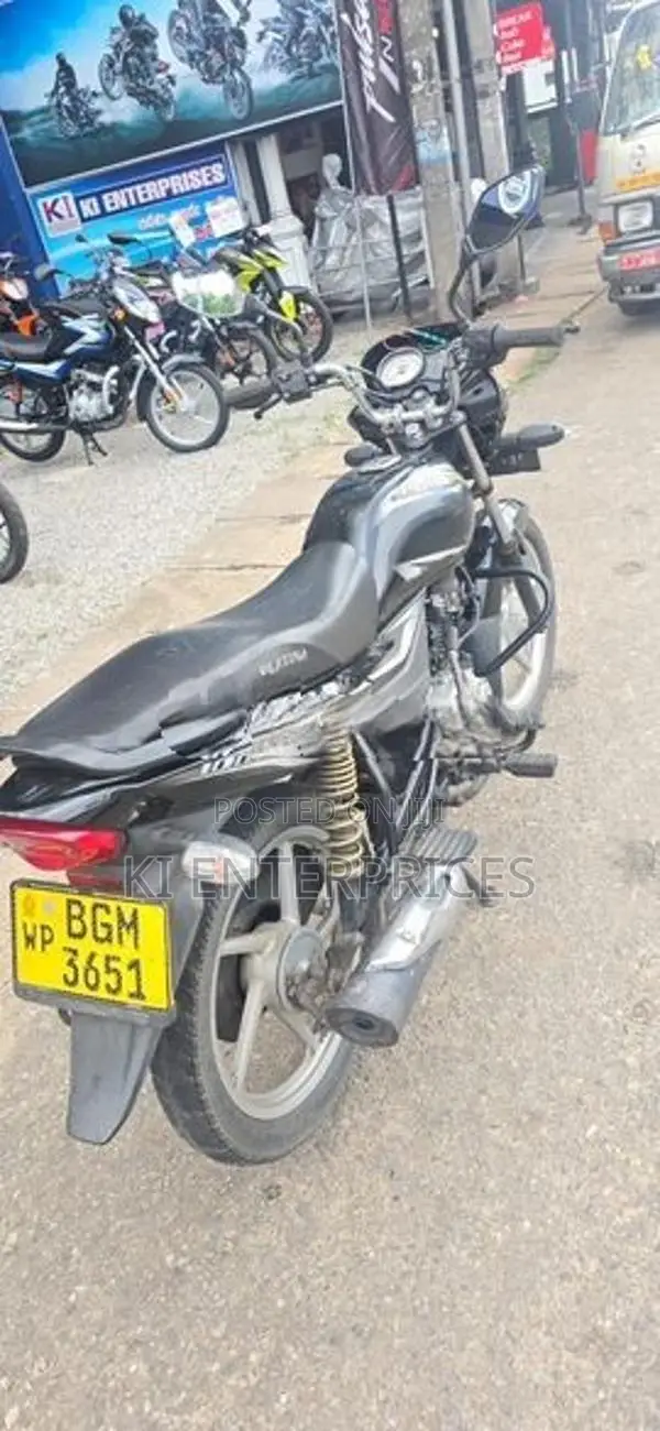Bajaj Platina 100 2018