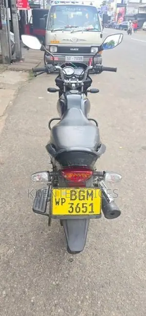 Bajaj Platina 100 2018