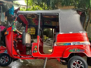 Bajaj RE 2006