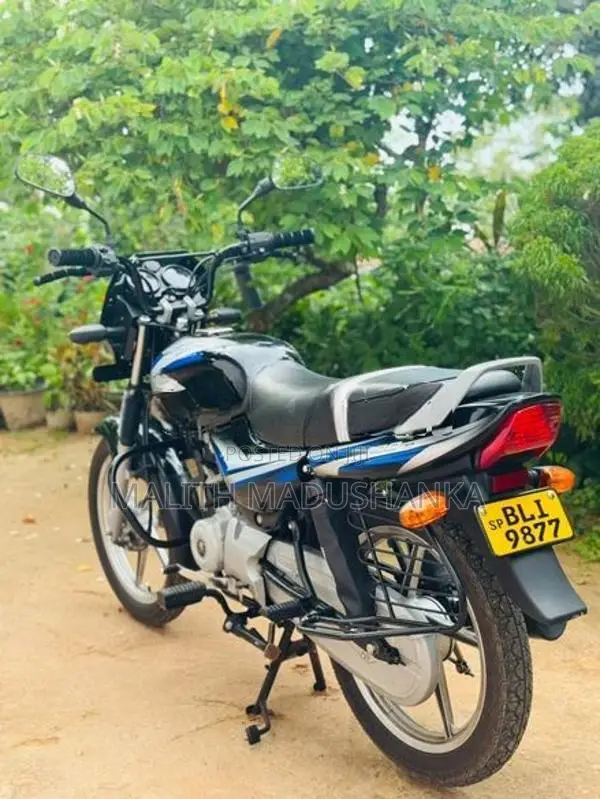 Bajaj CT100 2026